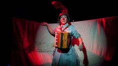 Un cruce único entre teatro, gastronomía y pensamiento contemporáneo Un cruce único entre teatro, gastronomía y pensamiento contemporáneo