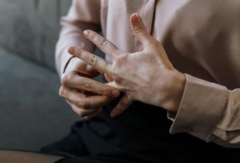 Rob Schneider y la productora mexicana Patricia Azarcoya se separaron tras más de una década juntos y 13 años de matrimonio. Rob Schneider y la productora mexicana Patricia Azarcoya se separaron tras más de una década juntos y 13 años de matrimonio.