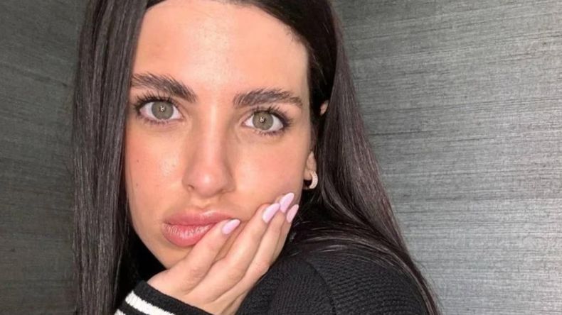 Valentina Cervantes posó con un look invernal desde Londres, deslumbrando con su estilo en redes sociales.