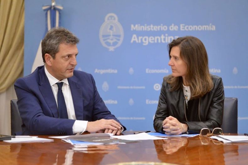 Massa y Raverta confirmaron el bono que será denominado Refuerzo Alimentario.