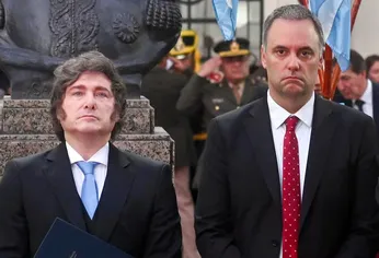 Manuel Adorni y javier Milei. Manuel Adorni y javier Milei.