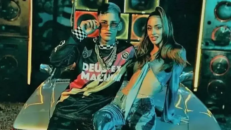 Tini y L-Gante grabaron juntos la canción Bar.