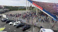 Los incidentes se produjeron debajo de la tribuna. Los incidentes se produjeron debajo de la tribuna.