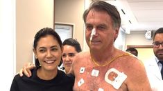 Jair Bolsonaro, de 71 años, junto a su mujer en el hospital DF Star de Brasilia. Jair Bolsonaro, de 71 años, junto a su mujer en el hospital DF Star de Brasilia.