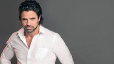 Luciano Castro incomoda a sus compañeros en El primero de nosotros. Luciano Castro incomoda a sus compañeros en El primero de nosotros.