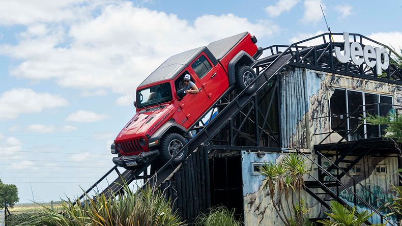 Una Jeep Gladiator en el Off Road Park.