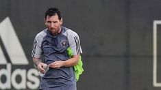 Lio en el primer entrenamiento, tras superar su lesión en el tobillo derecho. Lio en el primer entrenamiento, tras superar su lesión en el tobillo derecho.