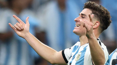 Julián Álvarez es candidato a ganar un premio y podría igualar a Neymar. Julián Álvarez es candidato a ganar un premio y podría igualar a Neymar.