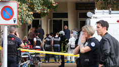 Un hombre entró a una escuela y mató a un docente. Un hombre entró a una escuela y mató a un docente.
