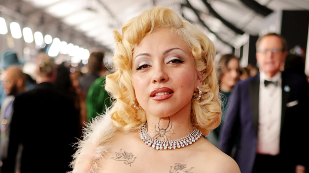 La artista chilena debutó recientemente en la ceremonia de los premios Grammy.