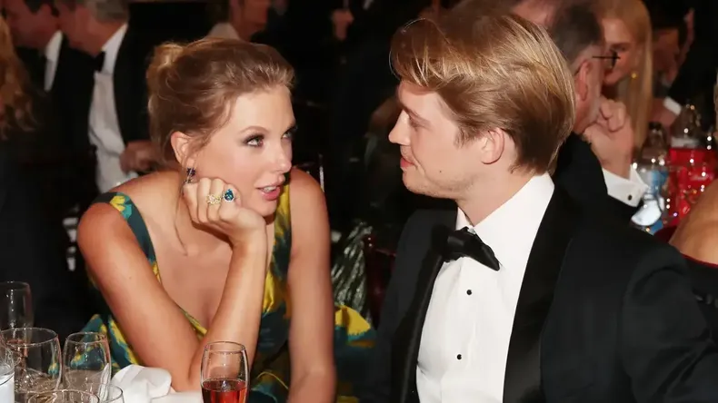 Taylor Swift se habría separado de Joe Alwyn tras seis años de relación.