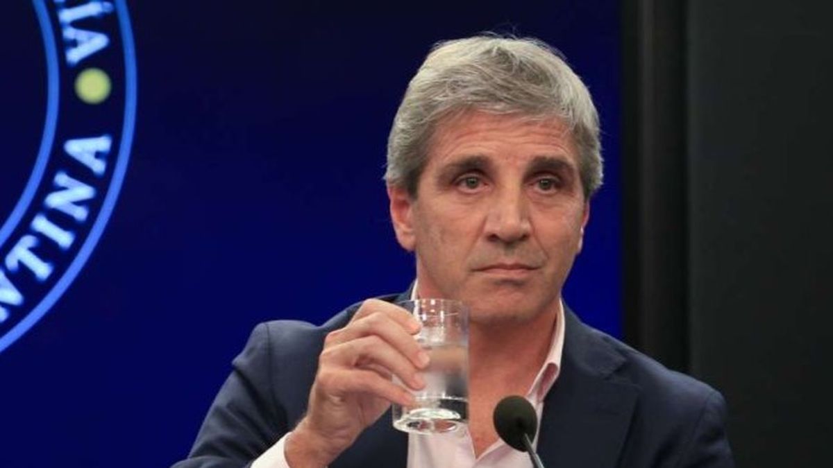 Luis Caputo celebró el dato de inflación y destacó "la solidez del programa económico"