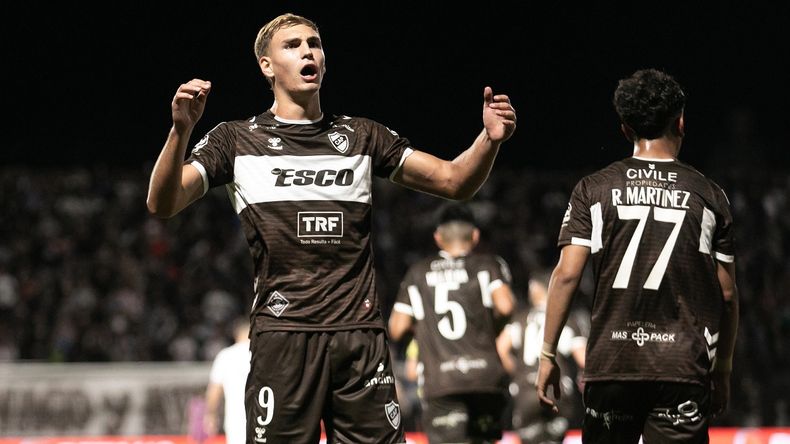 Mateo Pellegrino anot&oacute; el empate parcial para el Calamar.&nbsp;