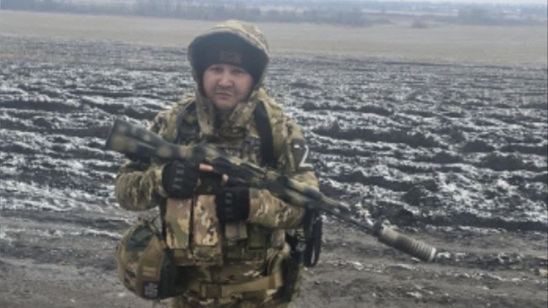 Ilya Chernov es uno de los miles de soldados rusos que escaparon de la guerra en Ucrania por los abusos de sus superiores y por los crímenes que le obligaron cometer.