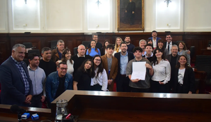 La Tecnicatura en Química de la Escuela Técnica N° 8 de Tolosa fue premiada y reconocida en el Concejo Deliberante de La Plata gracias al proyecto que llevan adelante los estudiantes del último año.