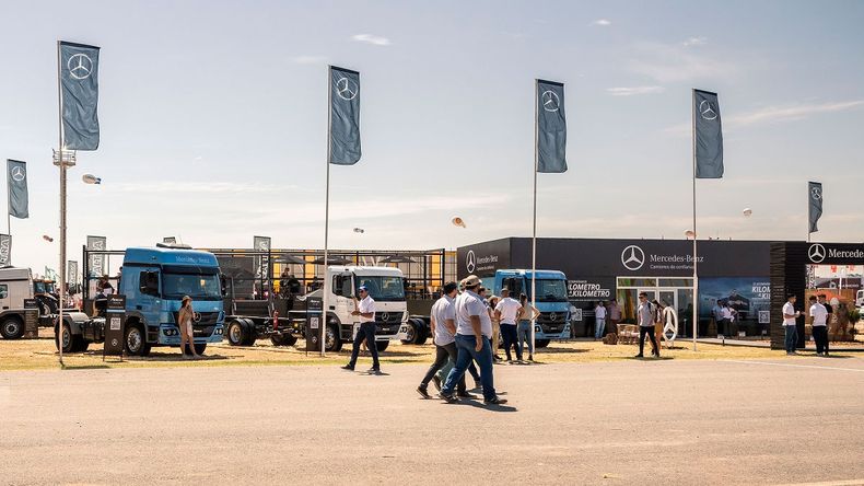 El espacio de Mercedes-Benz Camiones y Buses es de 1200 mt2.