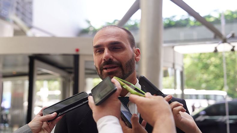 Jai Bolsonaro no asistió a la cumbre pero envió a su hijo Eduardo.