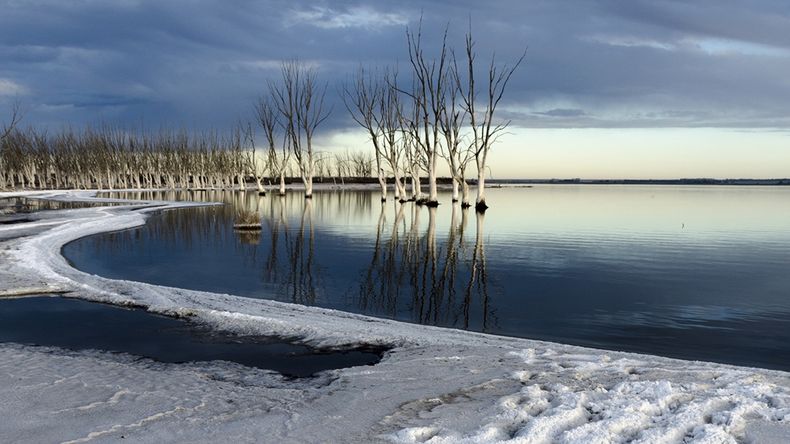 La escapada cerca de Buenos Aires a un pueblo fantasma que resurgió del agua.