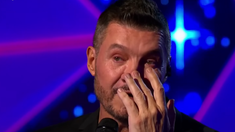 Tinelli no pudo contener las lágrimas en vivo. Tinelli no pudo contener las lágrimas en vivo.