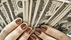 La mujer más millonaria de Argentina, de la cual se desconoce su cara y familia, es Edith Rodríguez, quien posee junto a sus hijos un 70 por ciento de las acciones de la compañía petrolera Pluspetrol. La mujer más millonaria de Argentina, de la cual se desconoce su cara y familia, es Edith Rodríguez, quien posee junto a sus hijos un 70 por ciento de las acciones de la compañía petrolera Pluspetrol.