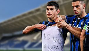 El jugador del equipo italiano mostró el mensaje tras el 2-0. El jugador del equipo italiano mostró el mensaje tras el 2-0.