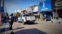 Una balacera frente a una joyería dejó heridos y detenidos en Laferrere. Una balacera frente a una joyería dejó heridos y detenidos en Laferrere.