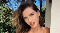 La China Suárez lució una microbikini de color rosa en pleno adios al verano. La China Suárez lució una microbikini de color rosa en pleno adios al verano.