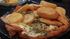 Este bodegón tiene muchas variedades de supremas y milanesas. Este bodegón tiene muchas variedades de supremas y milanesas.