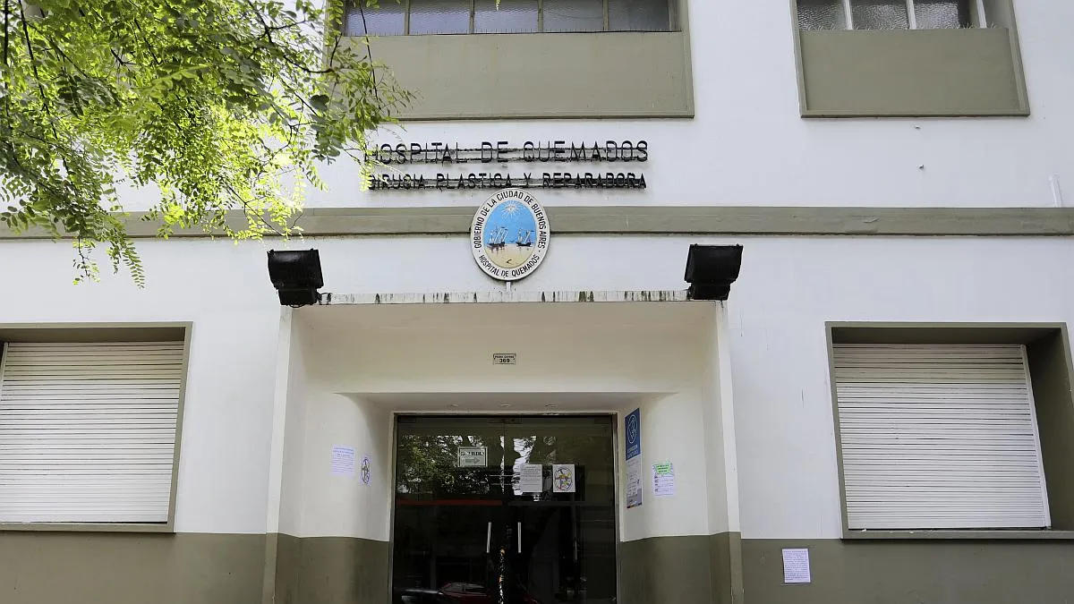"Hay muchos chicos que se queman haciendo retos de TikTok": la revelación de la jefa de guardia del Hospital de Quemados