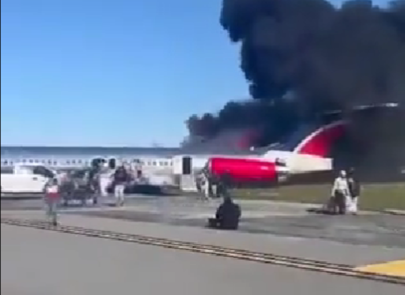 La aeronave chocó su tren de aterrizaje y se incendió con el saldo de 3 heridos leves.