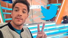 Francisco Delgado llegó a los 100 mil seguidores en Twitter y fue Trending Topic Francisco Delgado llegó a los 100 mil seguidores en Twitter y fue Trending Topic