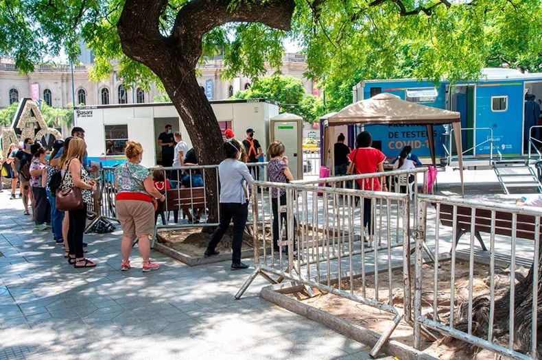 Córdoba aplicará nuevos criterios a pesar del fuerte aumento de casos.