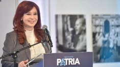 La exmandataria diseñó la estrategia de los legisladores opositores sobre la Ley Bases que llegará al Senado el miércoles 12 de junio. La exmandataria diseñó la estrategia de los legisladores opositores sobre la Ley Bases que llegará al Senado el miércoles 12 de junio.