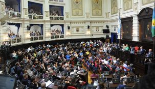 Juntos por el Cambio acusó a Axel Kicillof de copar la Legislatura, pero dejó sillas vacías.