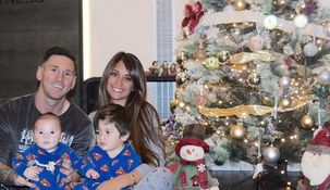Lionel Messi presentó a Mateo con una tierna foto familiar: Esperando a Papá Noel Lionel Messi presentó a Mateo con una tierna foto familiar: Esperando a Papá Noel
