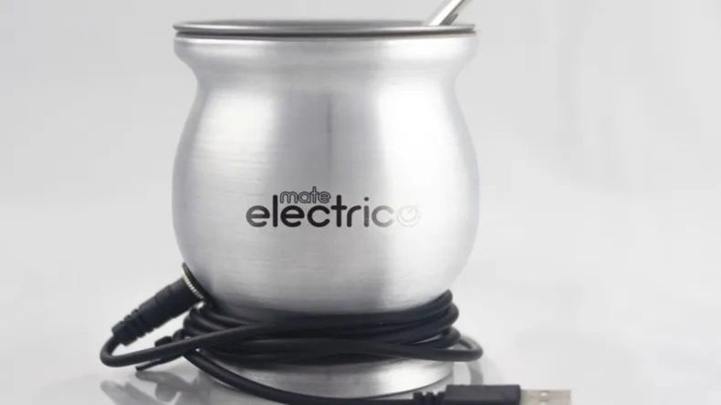 Uno de los cambios más destacados consistiría en la llegada de mates con sensores integrados, capaces de medir la temperatura del agua y mantenerla estable automáticamente.