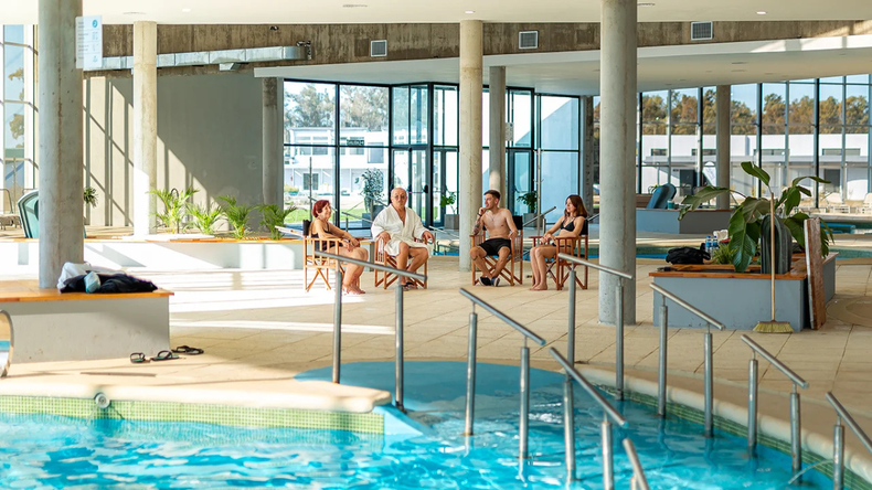 Las piscinas del Complejo Termal Tapalqué funcionan con temperaturas que van de los 26 a los 39 grados.