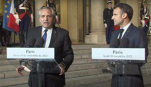 Alberto Fernández desde Francia: Debemos encontrar una salida a un problema que afecta la paz mundial .&nbsp;