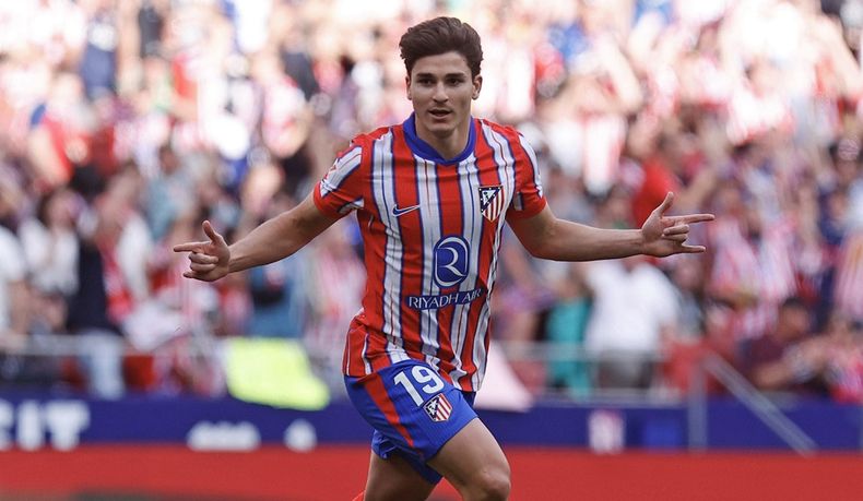 Barcelona podría ofrecer 90 millones de euros más bonus por Julián Álvarez y sin incluir otro jugador.