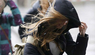 El pasaje de un frente frío provocará un brusco descenso de temperatura. El pasaje de un frente frío provocará un brusco descenso de temperatura.