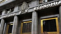 El Tesoro aceleró la compra de dólares en el MULC. El Tesoro aceleró la compra de dólares en el MULC.