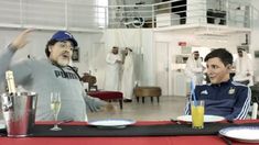 La divertida imitación de Martín Bossi: Diego Maradona le enseñó a Lionel Messi a cantar el himno La divertida imitación de Martín Bossi: Diego Maradona le enseñó a Lionel Messi a cantar el himno