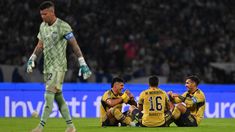 El festejo tras el gol de Bareiro, con Paredes y Merentiel.