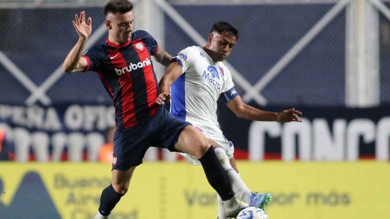 Los jugadores de San Lorenzo se fueron silbados del estadio.