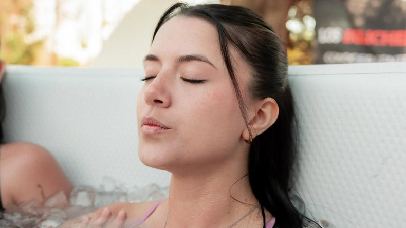 El ice bath cuenta con muchos beneficios para la salud.
