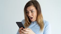 Estaba entrenando, se le cayó la barra de más de 100 kilos en el cuello y se salvó de milagro. Estaba entrenando, se le cayó la barra de más de 100 kilos en el cuello y se salvó de milagro.