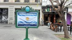 Los afiches que apelan a a unidad nacional.