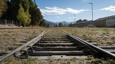 El hombre vivía en un auto abandonado que estaba en un descampado. El hombre vivía en un auto abandonado que estaba en un descampado.