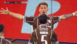 Mainero festeja su gol con Herrera.