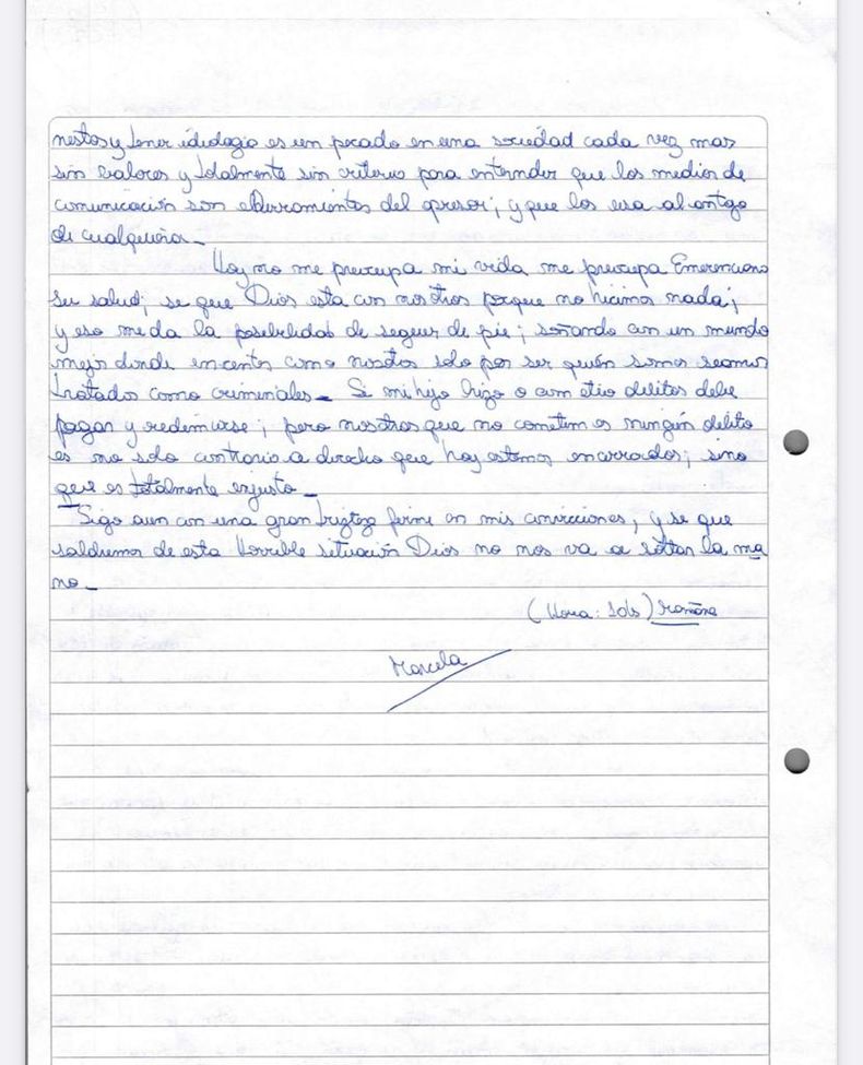 El fragmento de una de las cartas que Marcela Acuña escribió y con las que incriminó a su hijo César Sena.